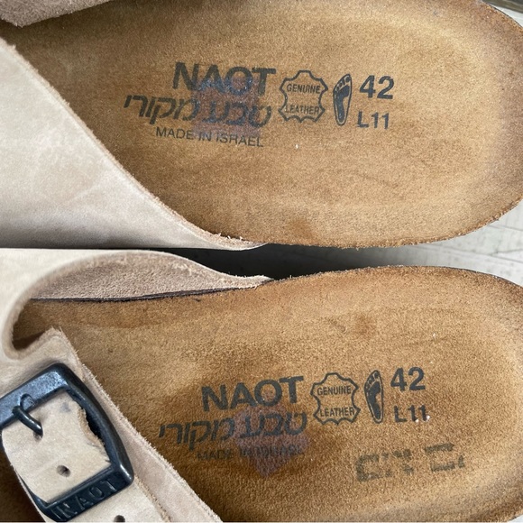 Naot Footwear Austin Sand Stone Suede Triple Strap Slide Sandals size 42 - Picture 13 of 14